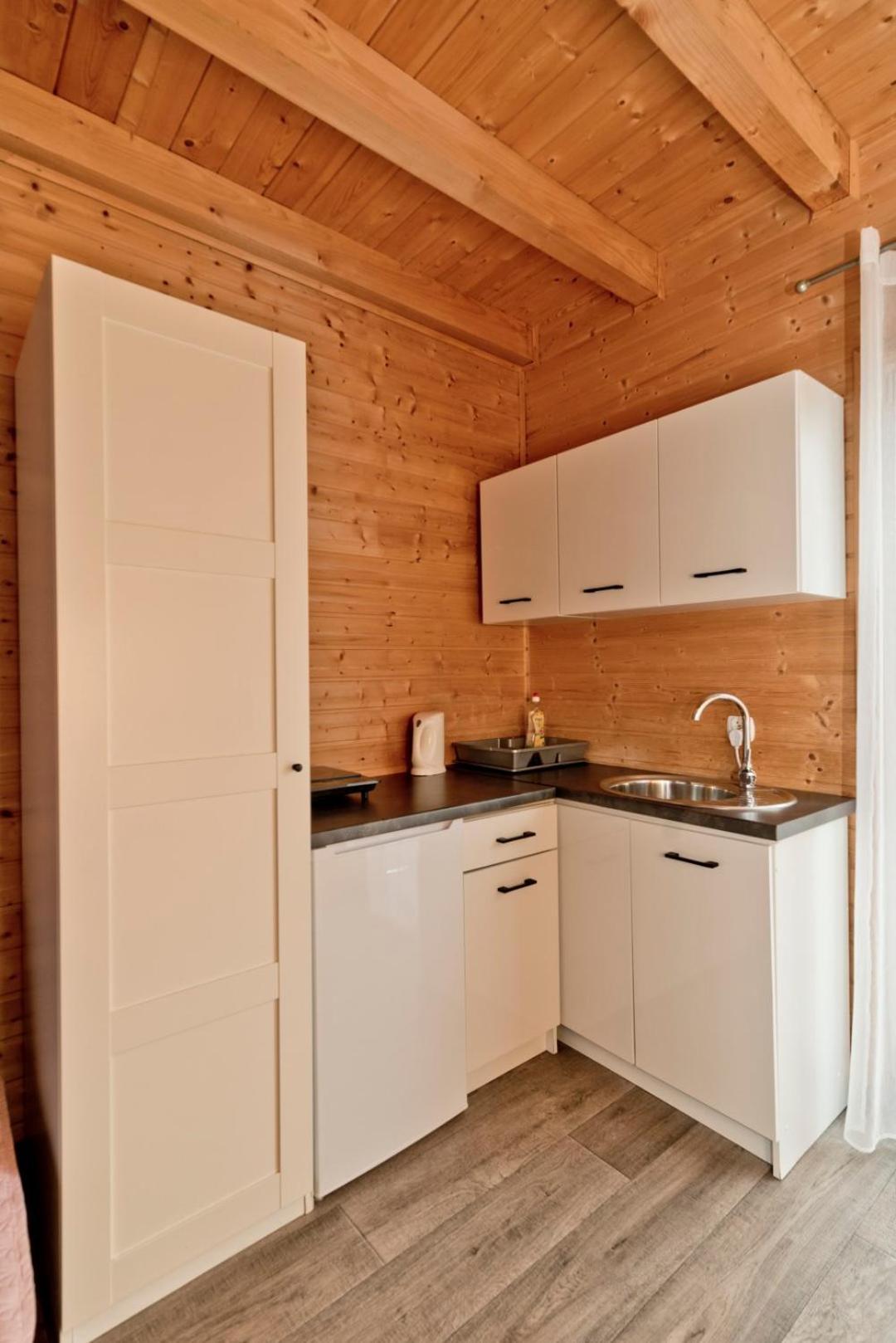 Resort Eden - Domki, Pokoje, Apartamenty Ястшембя-Гура Екстер'єр фото